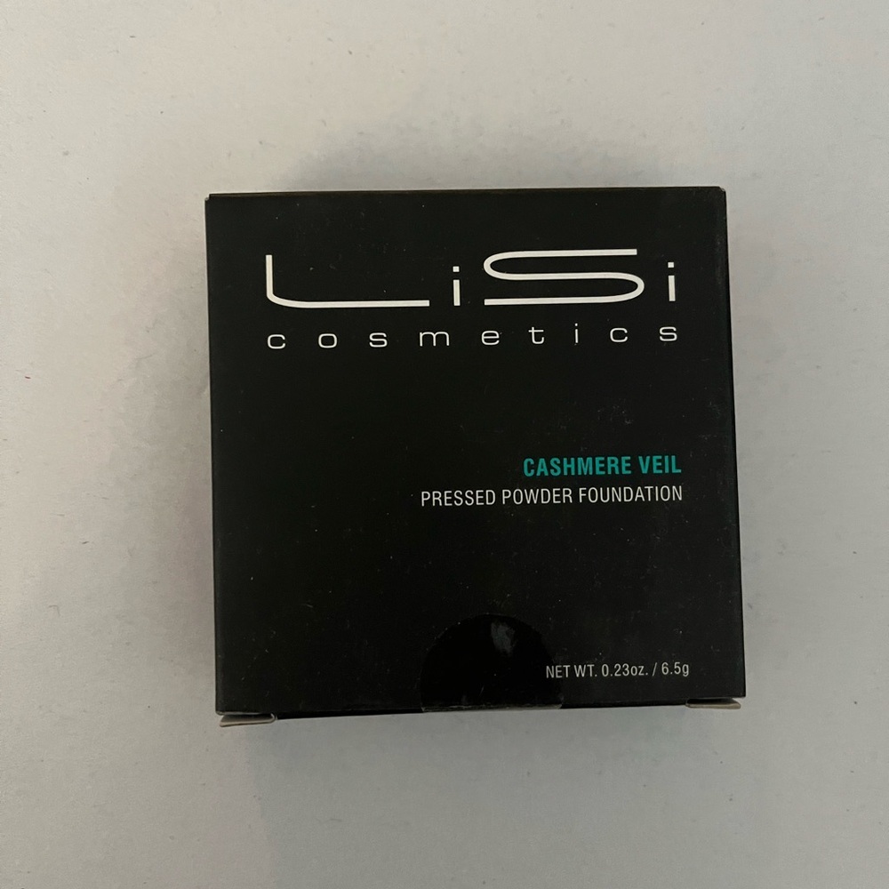 Cashmere Veil Pressed Powder Foundation - Compact shade 010